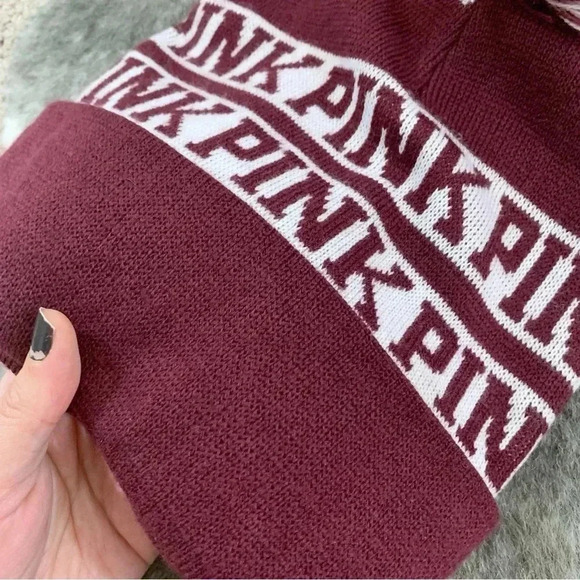 VS PINK Pom Pom Beanie - Picture 4 of 8